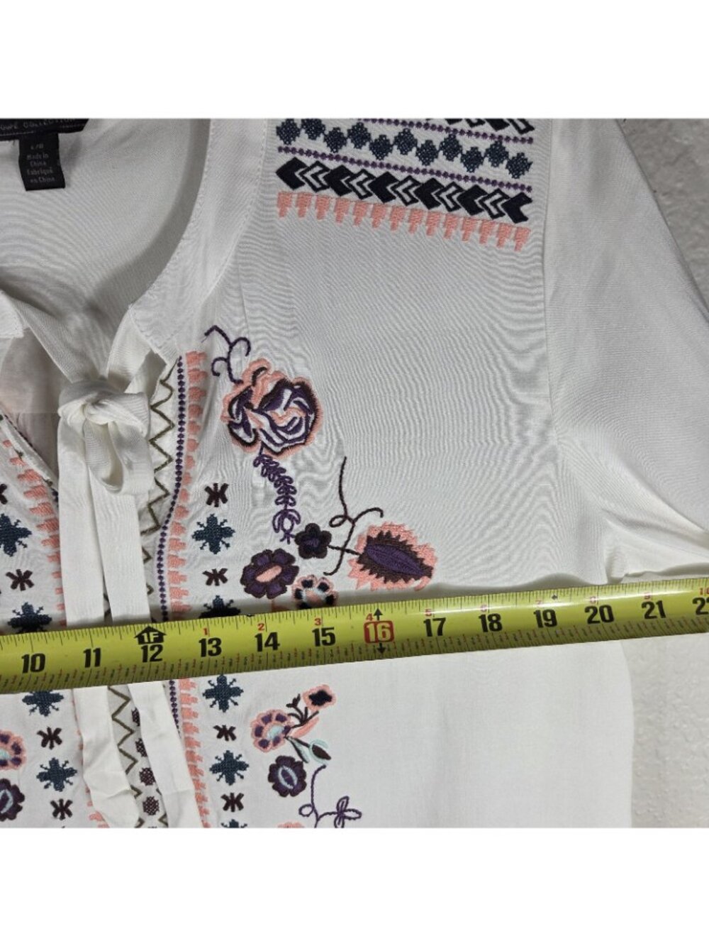 Coupé Collection White Embroided Tunic Shirt Top Size L Long Sleeve Tie Neck - Picture 14 of 16